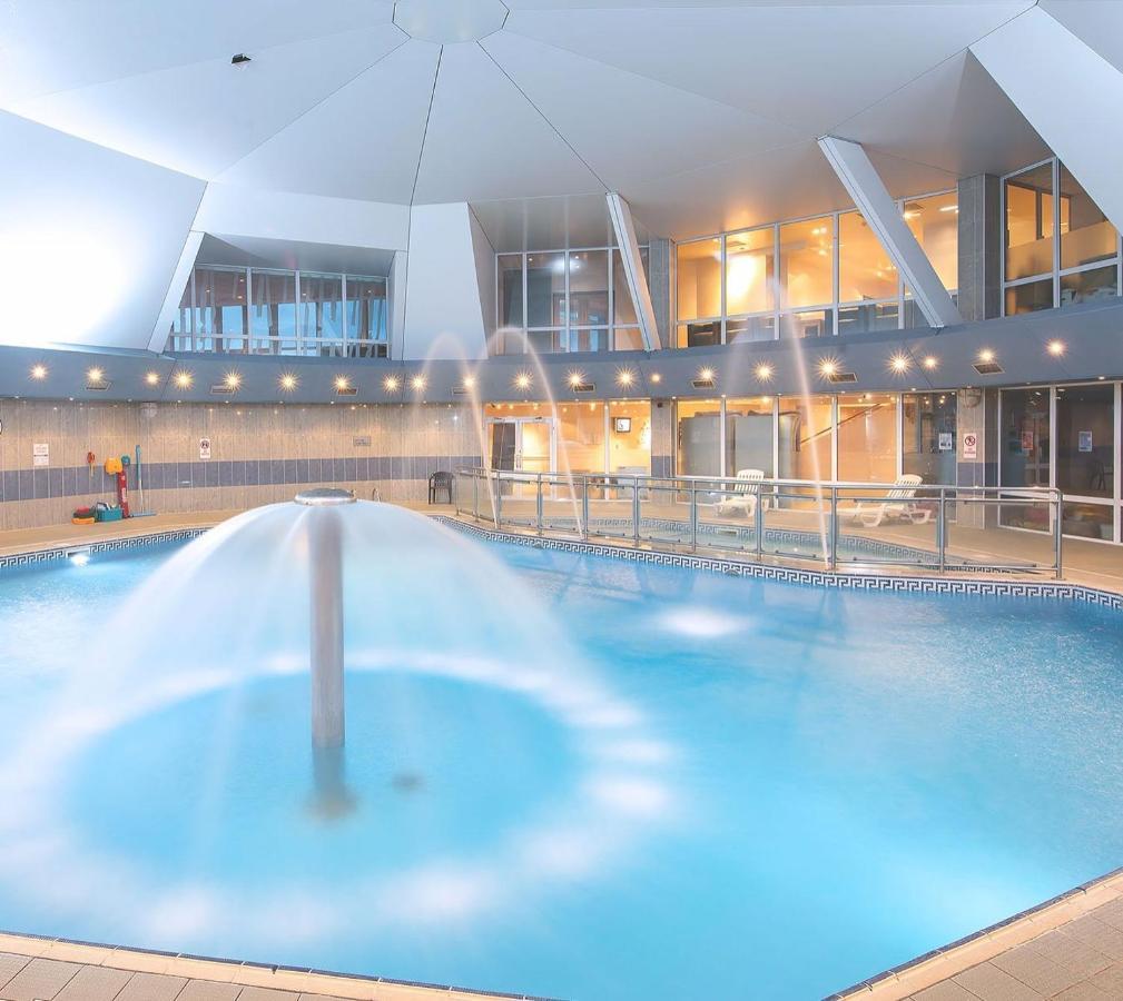 The Nineteenth, Oakridge St Mellion, Free Golf/Spa Екстер'єр фото